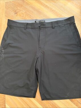 Travis Mathew Performance Shorts Black sz 36